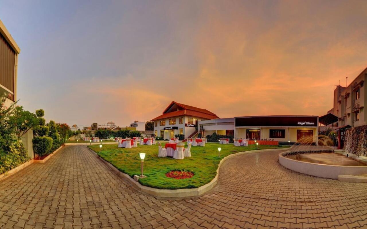 Hotel Kalyani Mysore Buitenkant foto