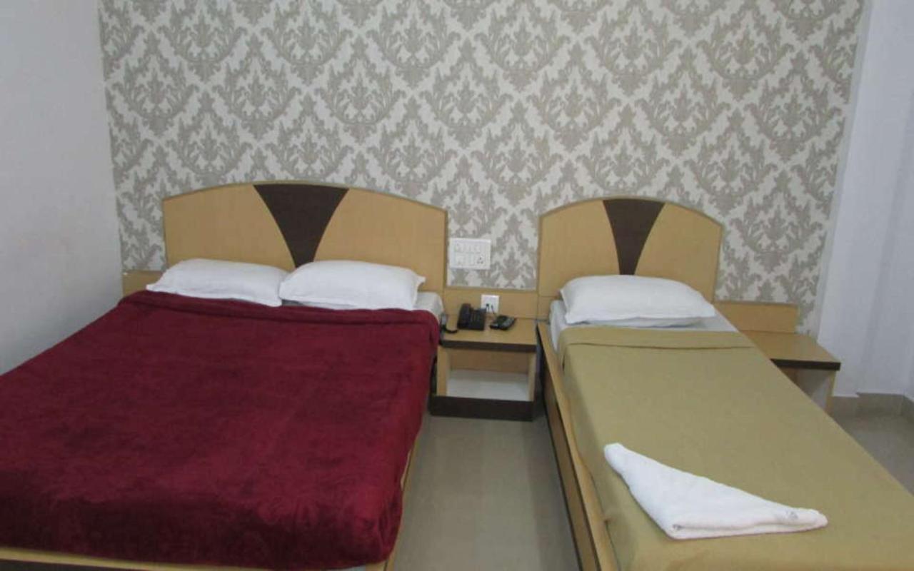 Hotel Kalyani Mysore Buitenkant foto
