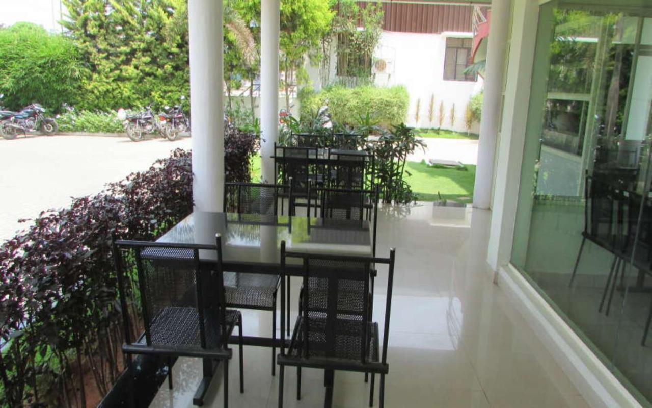 Hotel Kalyani Mysore Buitenkant foto