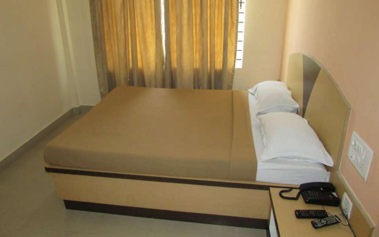 Hotel Kalyani Mysore Buitenkant foto